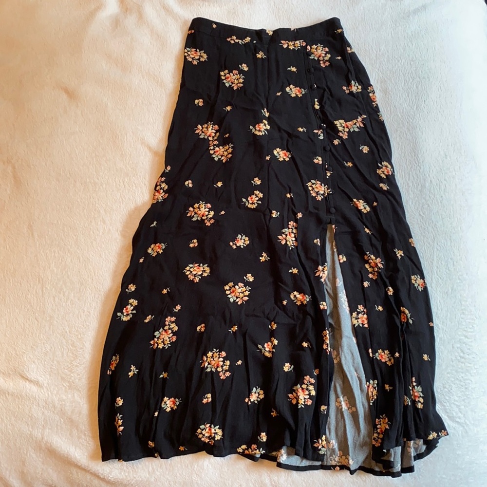 AE Black Floral Skirt